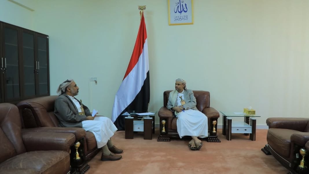 التقى فخامة المشير الركن، مهدي المشاط، رئيس المجلس السياسي الأعلى،  برئيس الهيئة العامة للآثار والمتاحف عُباد بن علي الهيال